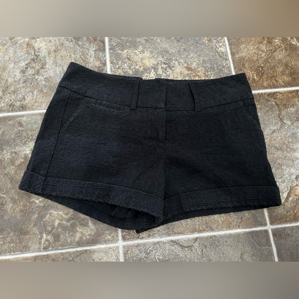 Maurice’s black pattern shorts